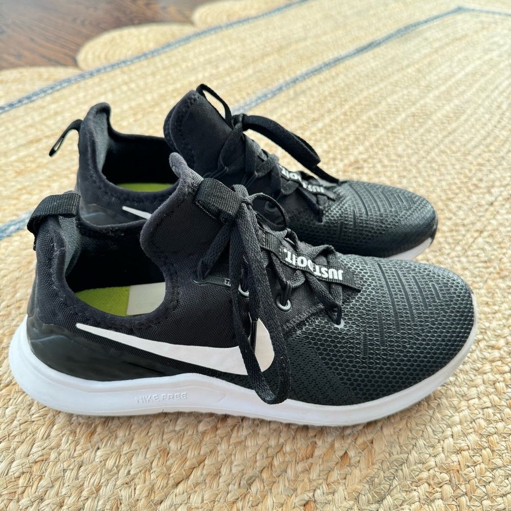 Nike Women Free TR 8 Size 7.5